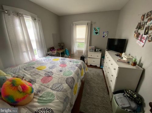 317 Oakland Ave, Camden NJ 08107-1211 exterior