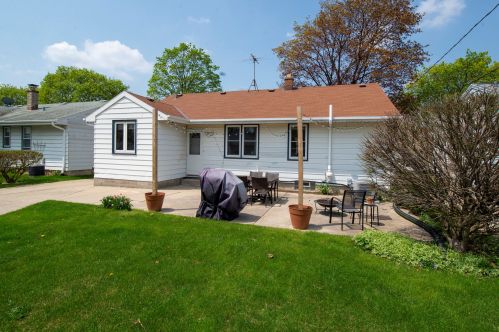 3842 84, Milwaukee WI 53228-1706 exterior