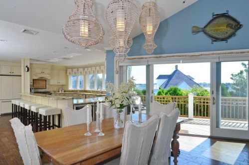 151 Allston Ave, Middletown RI 02842-5803 exterior