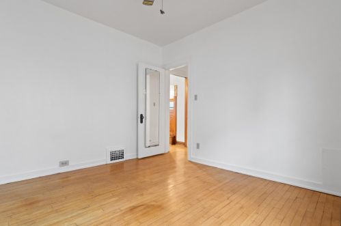 3253 Newhall St, Milwaukee WI 53211-3043 exterior