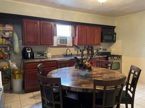 990 26th St, Paterson NJ 07513-1314 exterior