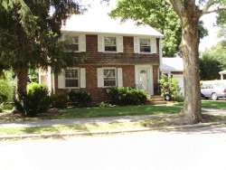 12 Fessenden St, Newton, MA 02460-1118