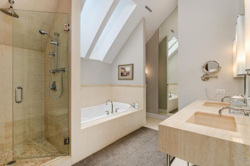 1048 Barry Ave, Chicago IL 60634-4610 exterior