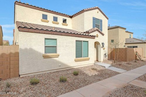 8029 Albeniz Pl, Phoenix AZ  85043 exterior