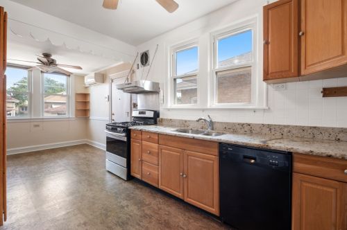 8013 Blackstone Ave, Chicago IL 60619-4614 exterior