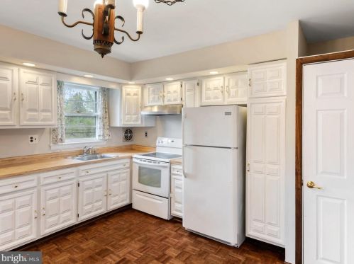 2511 Meetinghouse Rd, Jamison PA 18929-1157 exterior