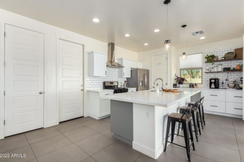 9824 3rd Ave, Phoenix AZ  85041-8871 exterior