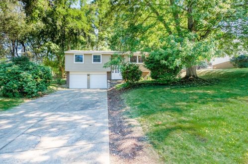 301 Alamo Dr, Pittsburgh, PA 15241-1705