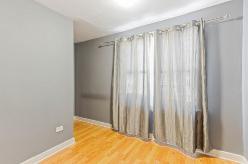 4577 Elston Ave, Chicago IL 60618-1813 exterior