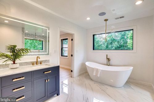 4913 Sherier Pl, Washington DC  20016-3319 exterior