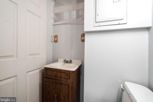 3225 Friendship St, Philadelphia PA 19149-1516 exterior