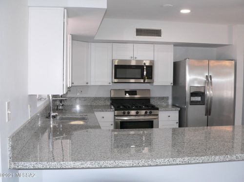 6462 Calle Luna, Tucson AZ  85710-5626 exterior