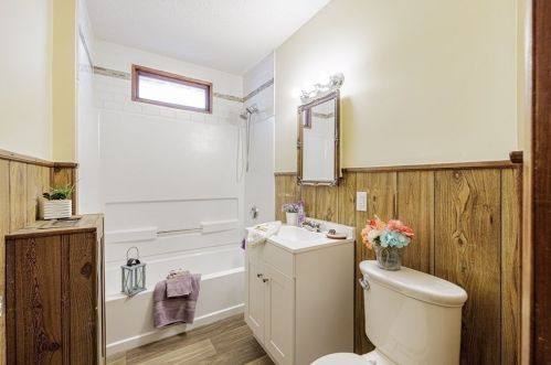 32 Monrovia St, Springfield MA 01104-3113 exterior