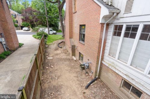 5121 Klingle St, Washington DC  20016-2654 exterior