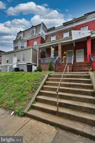 16 6th St, Darby, PA 19023-2205