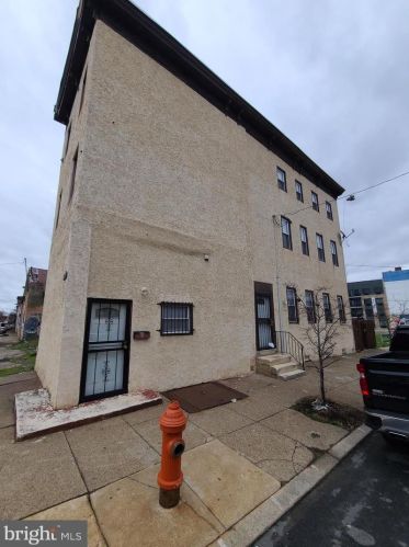 2101 Marshall St, Philadelphia PA 19122-1406 exterior