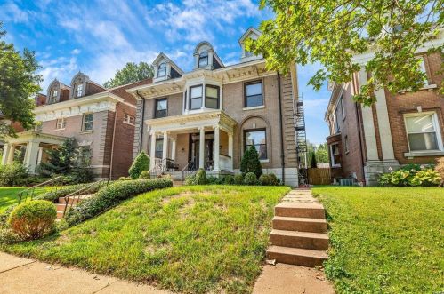 5226 Washington Pl, Saint Louis MO 63108-1116 exterior