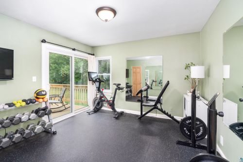 2327 Hillcrest Dr, Duluth MN 55811-3137 exterior