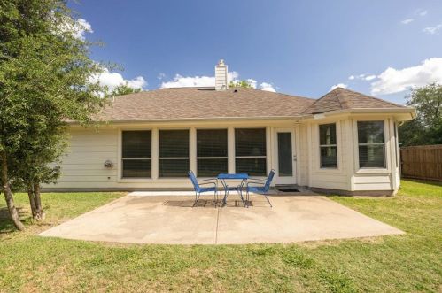 1716 Camas Dr, Austin TX exterior