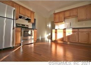 469 East St, New Britain CT 06051-2404 exterior