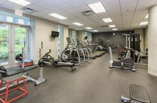 720 Larrabee St, Chicago IL 60654-1874 exterior