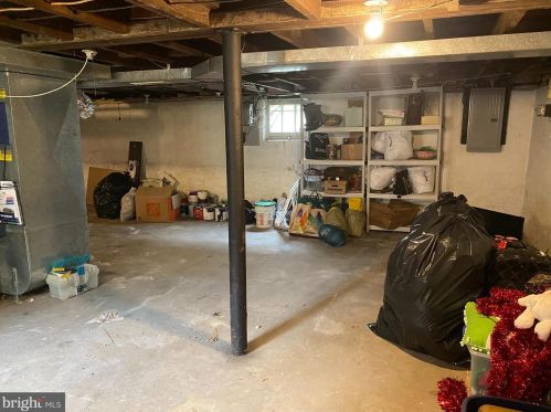 317 Oakland Ave, Camden NJ 08107-1211 exterior