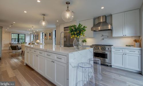 2440 Huidekoper Pl, Washington DC  20007-1826 exterior