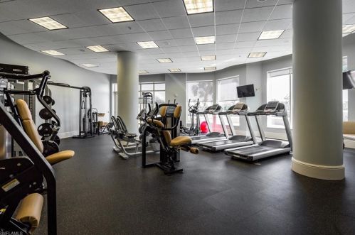 1060 Borghese Ln, Naples FL 34114-7872 exterior