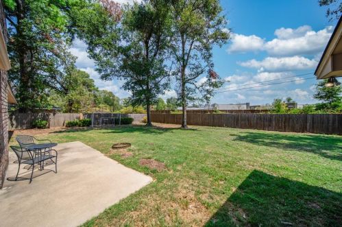 241 Normal Park Dr, Huntsville TX 77320-3438 exterior