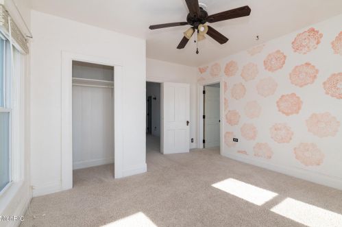 1104 Hoffman St, Three Rivers MI 49093-1017 exterior