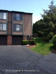 201 Serendipity Dr, Moon Twp PA  15108-1170 exterior