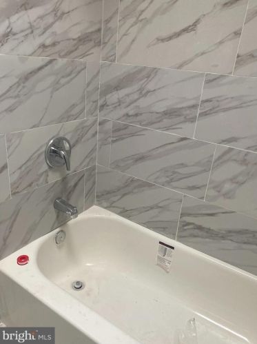 511 Godfrey Ave, Philadelphia PA 19126-3833 exterior