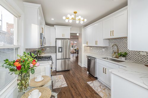 2311 Foster Ave, Chicago IL  60625-1825 exterior