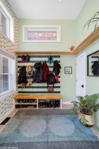 3067 Gresham Ave, Chicago IL 60618-6708 exterior