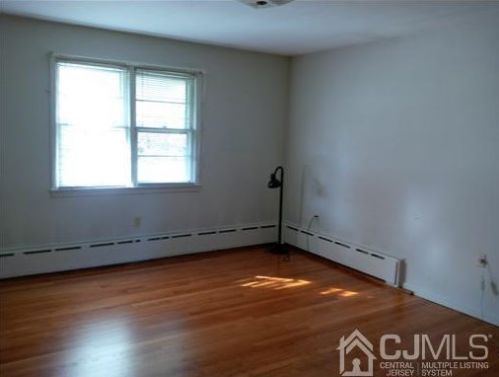 80 Philo Blvd, Edison NJ  08837-3013 exterior