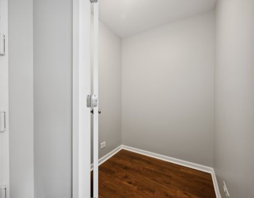 1636 Wells St, Chicago IL  60614-6037 exterior