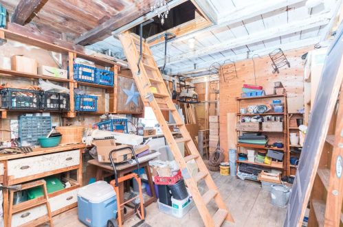 23 Hl St, Dover NH 03820-3111 exterior