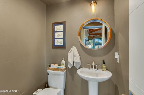 6126 Seneca St, Tucson AZ  85712-3011 exterior