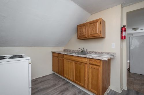 57 Fox St, Worcester MA 01604-4331 exterior