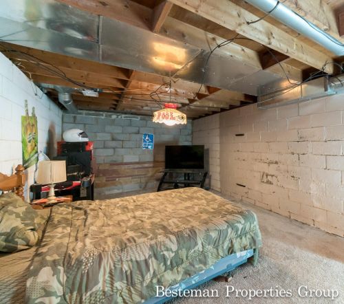 1631 Huizenga St, Meskegon MI  49442-5939 exterior