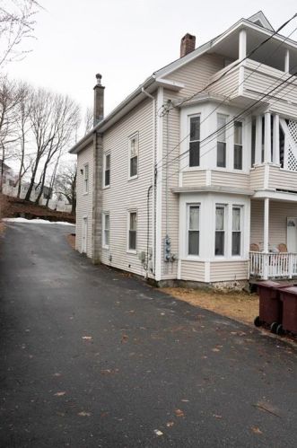 33 Cross St, Woonsocket, RI 02895-5803