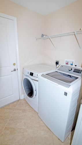 673 Haas Ave, Fort Pierce FL  34953-6418 exterior