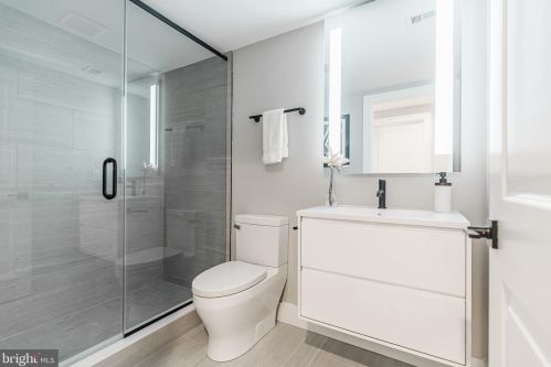 429 Lemonte St, Philadelphia PA 19128-4534 exterior