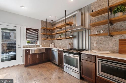 2443 Coral St, Philadelphia PA 19125-1625 exterior