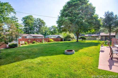 2172 Mary Ave, Meskegon MI 49444-4519 exterior