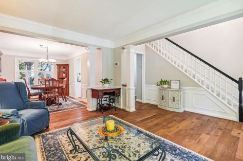 803 Catoctin Cir, Leesburg VA 20176-4951 exterior