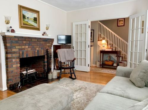 46 Monroe Ave, Worcester, MA 01602-2626