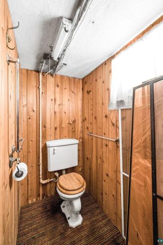 1064 Chester Park Dr, Duluth MN 55812-1138 exterior