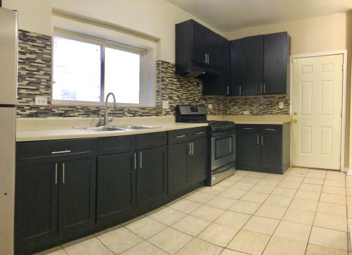 8153 Evans Ave, Chicago, IL 60619-3903