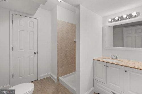 4341 Embassy Park Dr, Washington DC 20016-3607 exterior